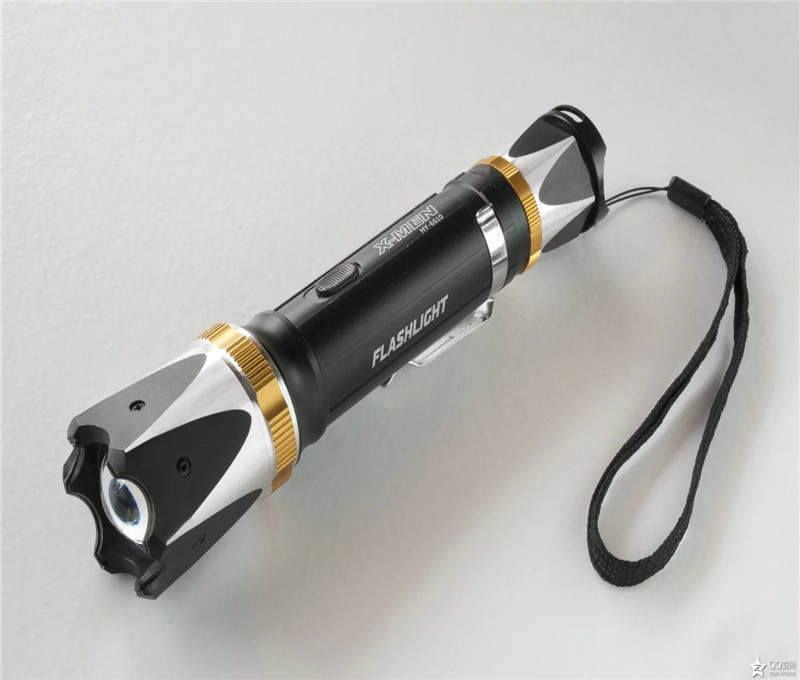 如何挑揀個(gè)人防身電棒