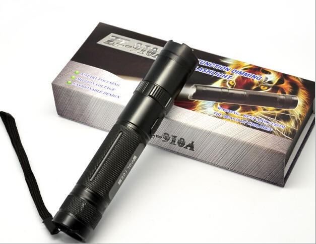 女子野外自衛電擊棒