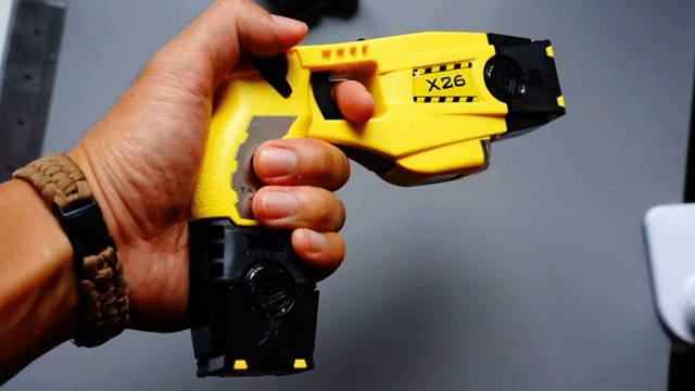 什么樣的人比較適合使用遠程電擊槍？