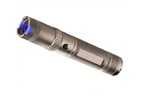 能夠保護你生命財產的防身電擊棍