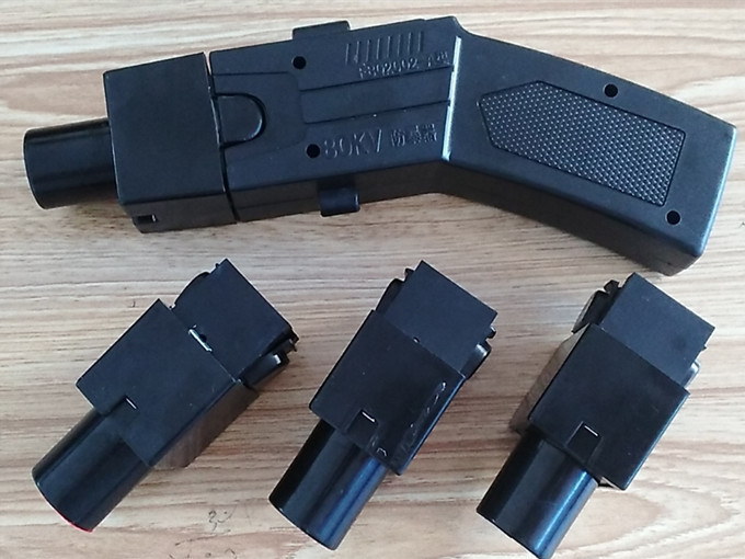 遠程電擊槍好不好用 電擊棒有效果嗎